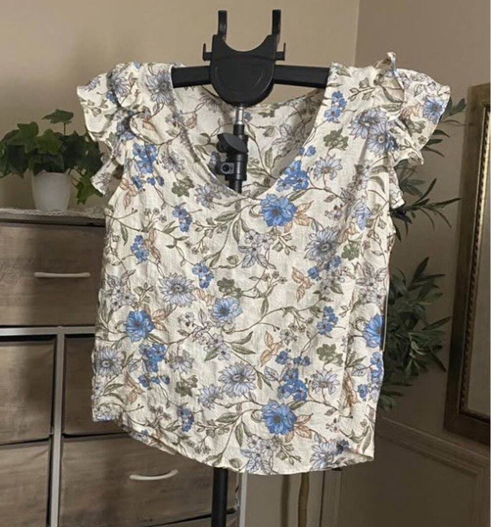 Fair Haven Women's XL Floral Ruffle Flutter Short Sleeve Blouse White Blue